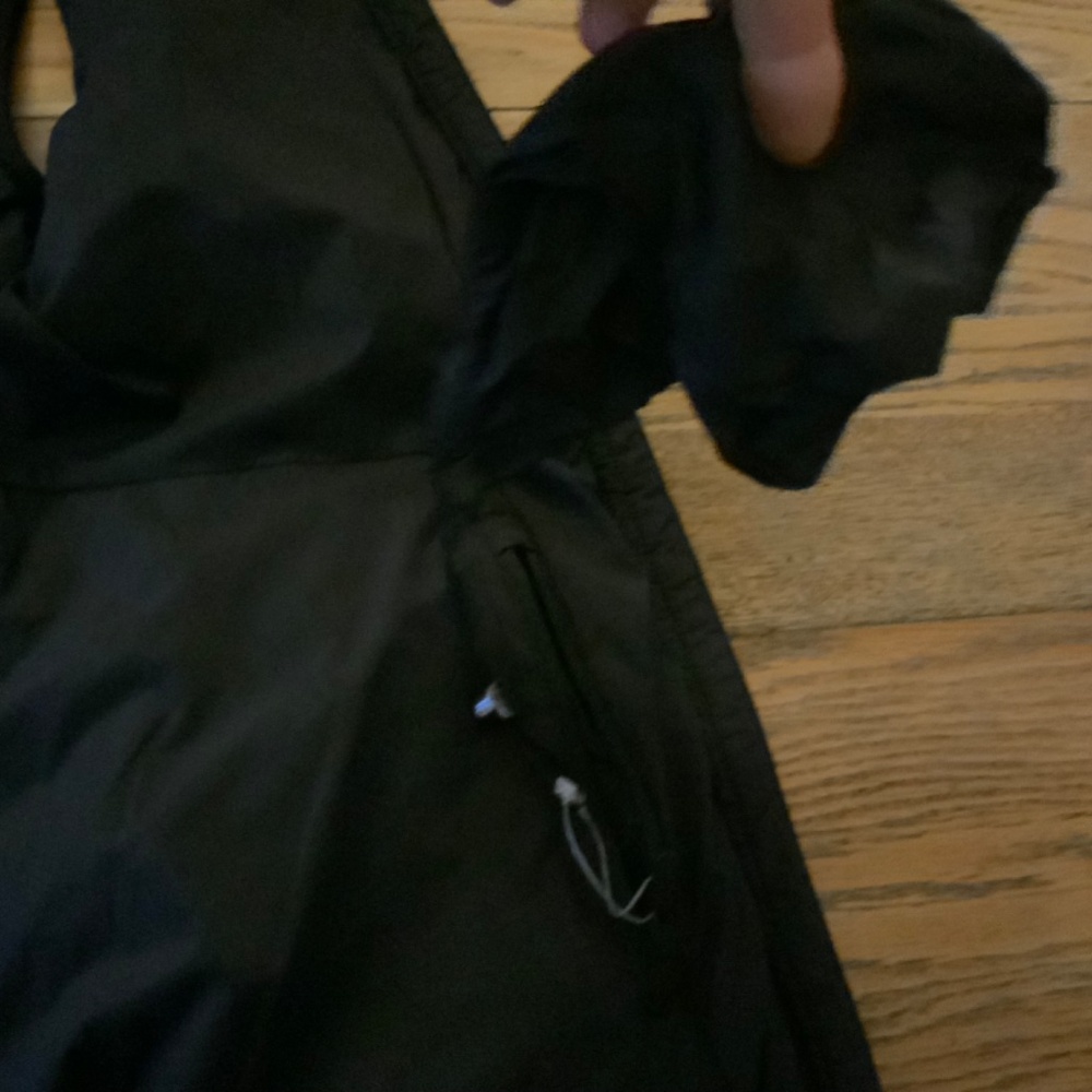 LULULEMON ATHLETICA pack it down hooded vest/black/4(removable hood) down - Picture 6 of 6